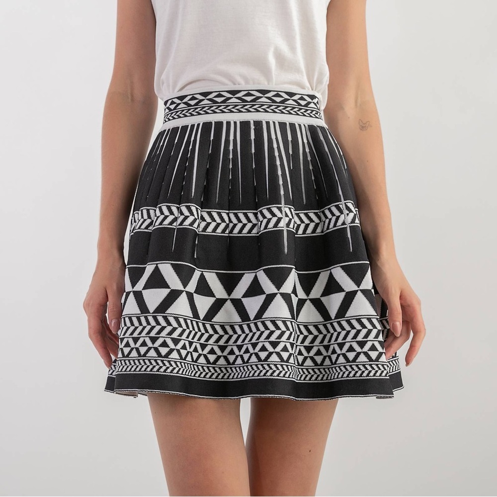 NEW maje Black White Knitted Pull on Flared Justin Jacquard Mini Skirt sz 1/US 2